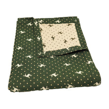 Carica l'immagine nel visualizzatore di Gallery, tovaglia con cervi e puntini rossa o verde