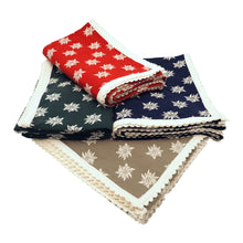Carica l'immagine nel visualizzatore di Gallery, Tovaglia double face stelle alpine con PIZZO
