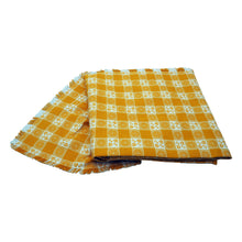 Carica l'immagine nel visualizzatore di Gallery, Tovaglie con tessuto tirolese con cuori e fiori con PUNTINA