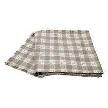 Carica l'immagine nel visualizzatore di Gallery, Tovaglie con tessuto tirolese con cuori e fiori con PUNTINA