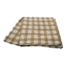 Carica l'immagine nel visualizzatore di Gallery, Tovaglie con tessuto tirolese con cuori e fiori con PUNTINA